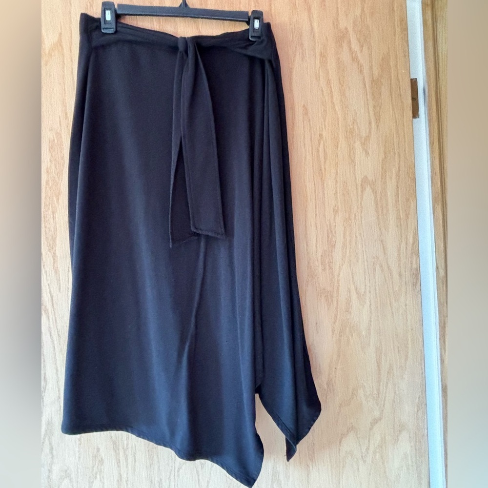 J Jill Black asymmetrical skirt. Size M. Tie at waist.